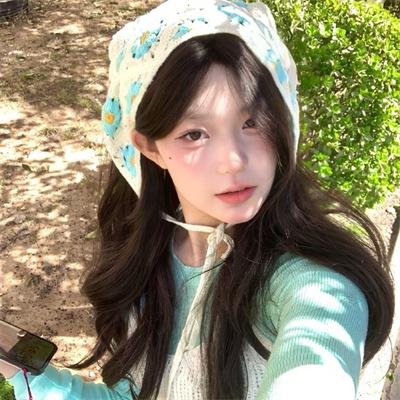 绿衣女子